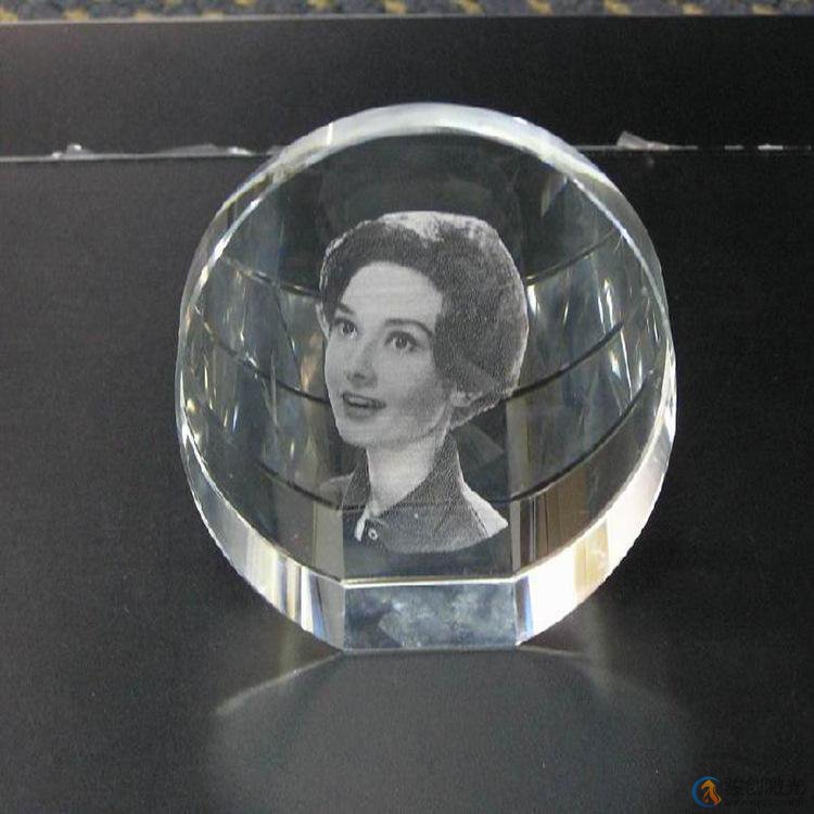 紫外激光打標(biāo)機(jī)玻璃制品的應(yīng)用