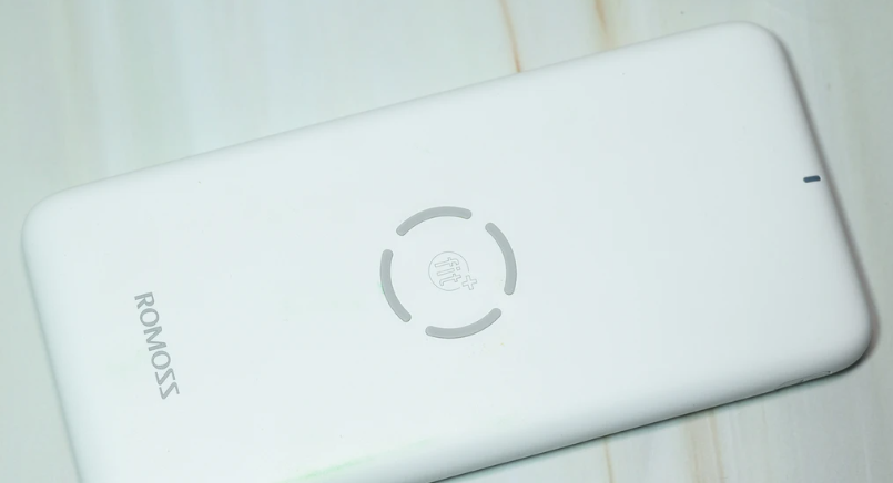 紫外激光打標機在充電寶上的應用(圖1)