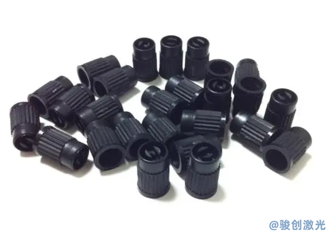 塑料配件上打字用什么打標機?