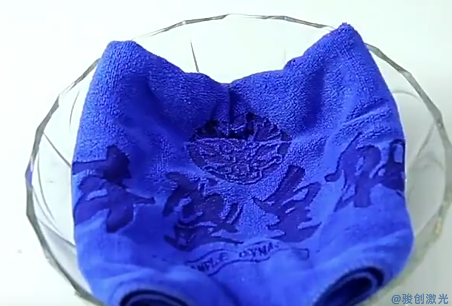 服裝行業(yè)用什么激光打標(biāo)機(jī)(圖6)