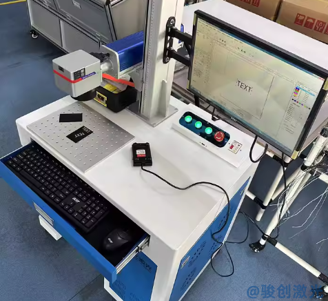光纖激光打標(biāo)機(jī)在金屬上打二維碼